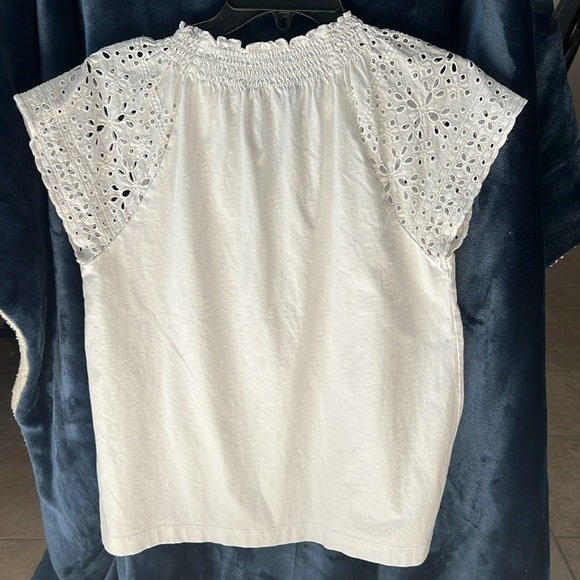 Loft size Medium white cotton top eyelet trim - Picture 3 of 3
